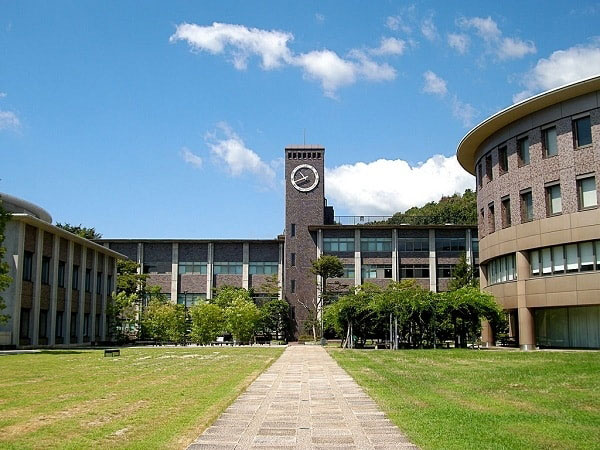 Đại học Ritsumeikan năm này vừa tròn 150 tuổi