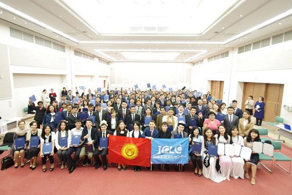 Sinh viên trường Nhật ngữ ICLC giao lưu với sinh viên trường khác