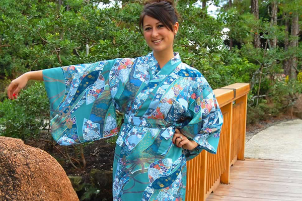 Du khách quốc tế cho rằng Kimono Nhật Bản khó mặc