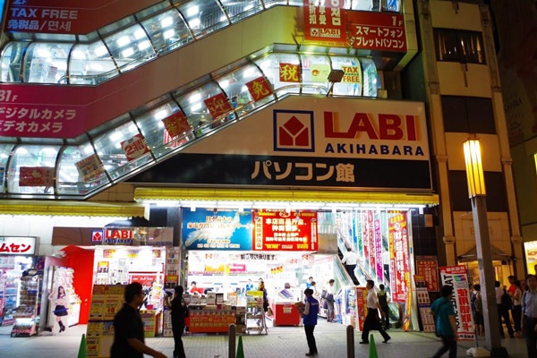 Cửa hàng máy tính LABI Akihabara - phong phú các sản phẩm điện tử hấp dẫn