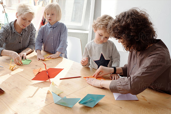 Nhiều nơi trên thế giới áp dụng gấp giấy Origami vào nuôi dạy trẻ
