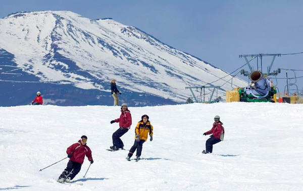 Bãi trượt tuyết Snowtown Yeti nằm ở tỉnh Shizuoka