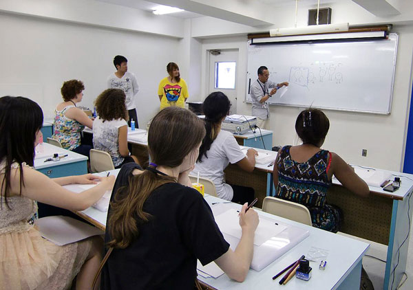 Lớp học vẽ tại trường Tokyo Designer Gakuin